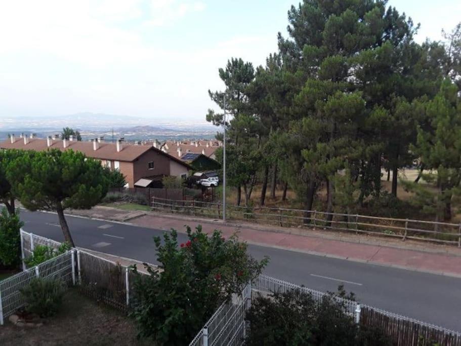 Duplex De Montana En Campo De Golf Apartment Sojuela Exterior photo